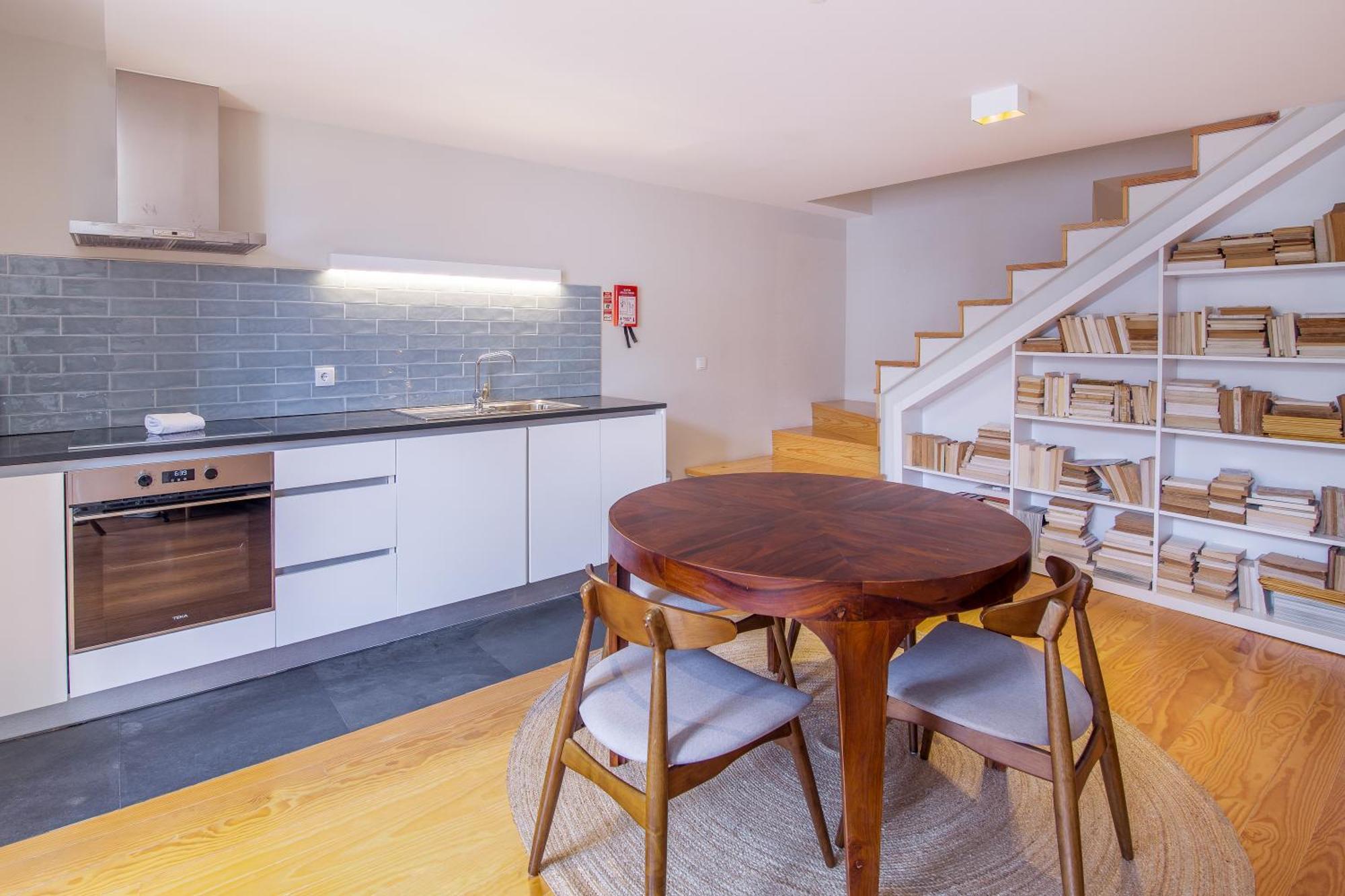 Apartament Almada 151 *