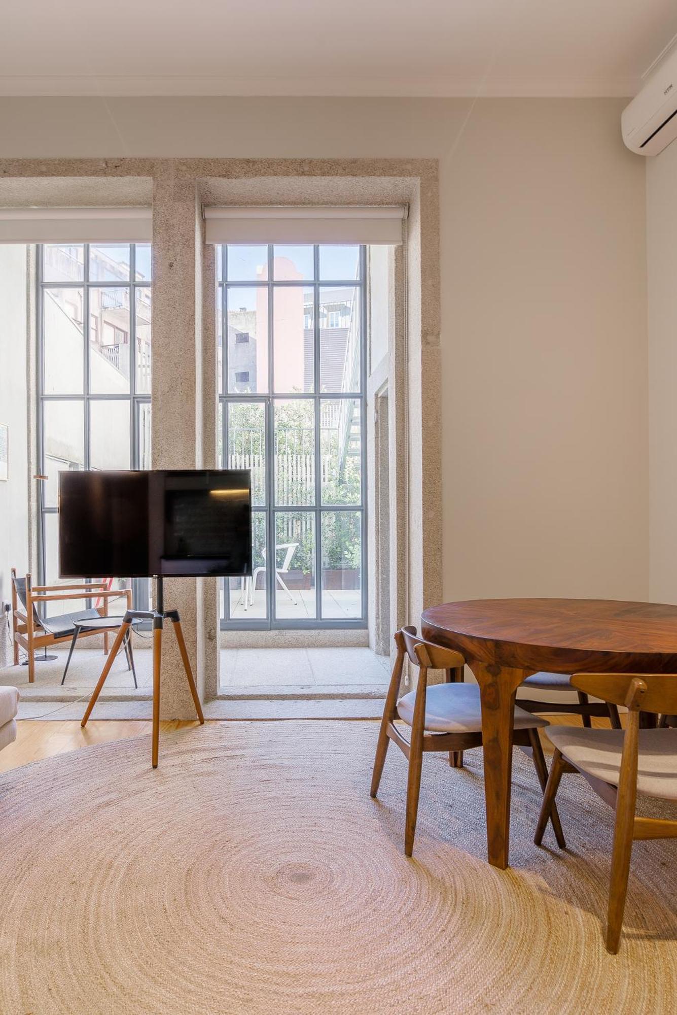 Almada 151 Apartament